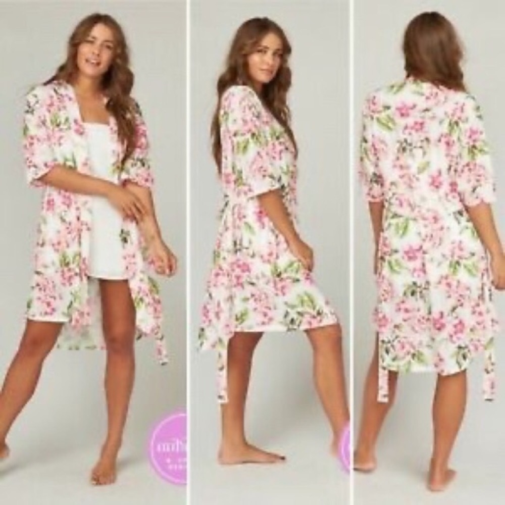 Show Me Your MuMu White & Pink Floral Robe
